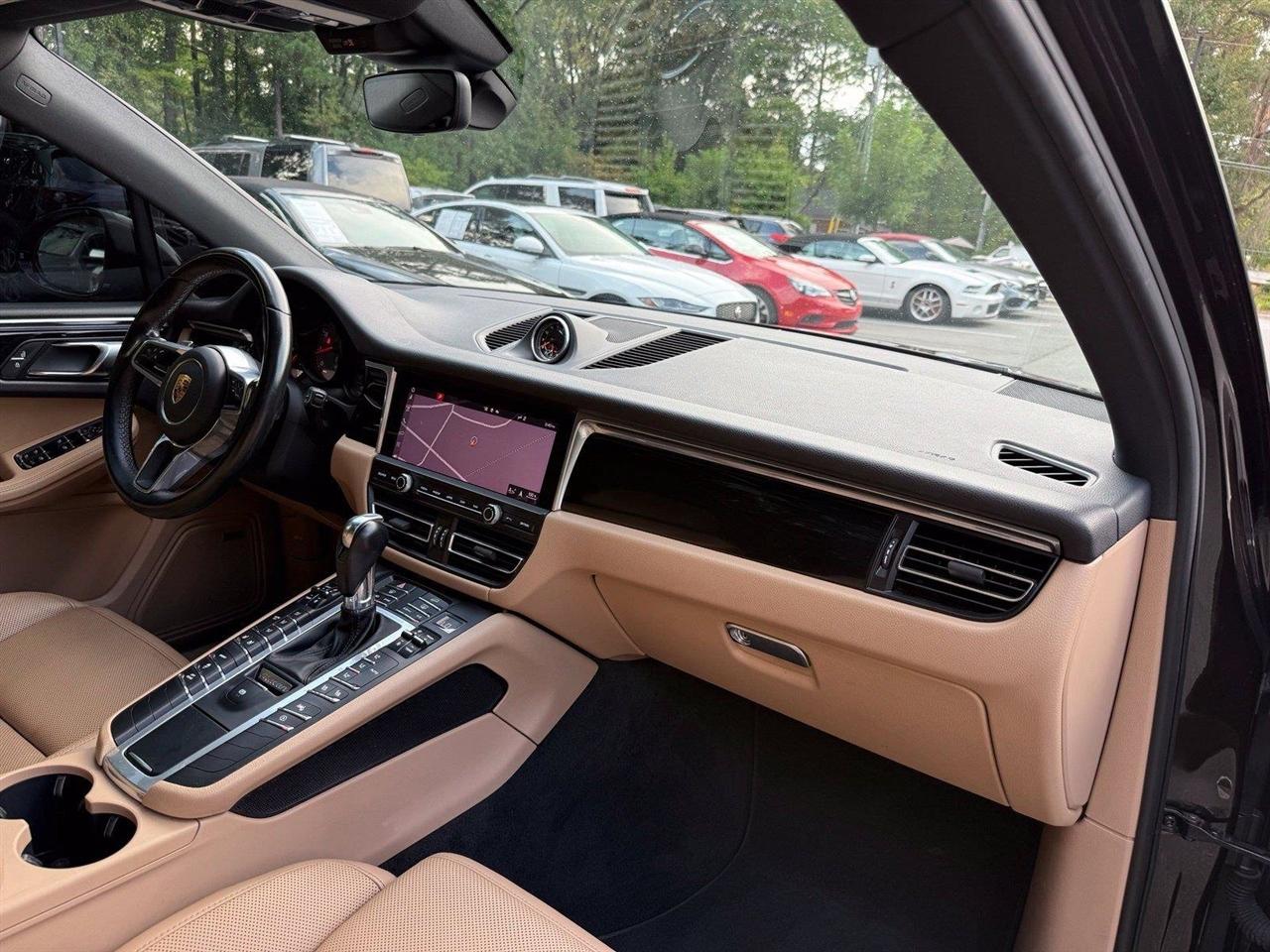 Porsche Macan  2020