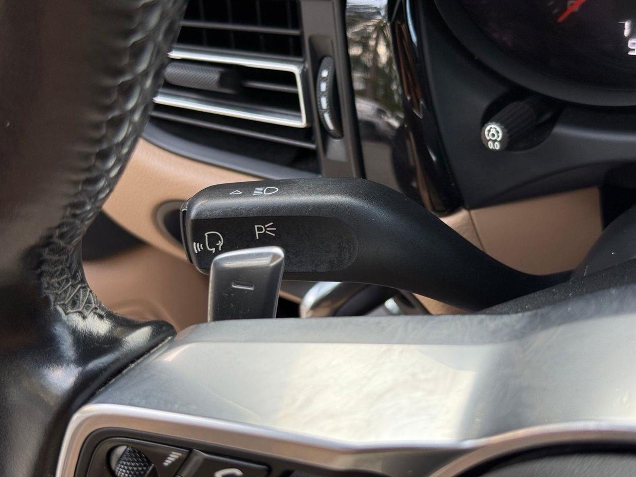 Porsche Macan  2020
