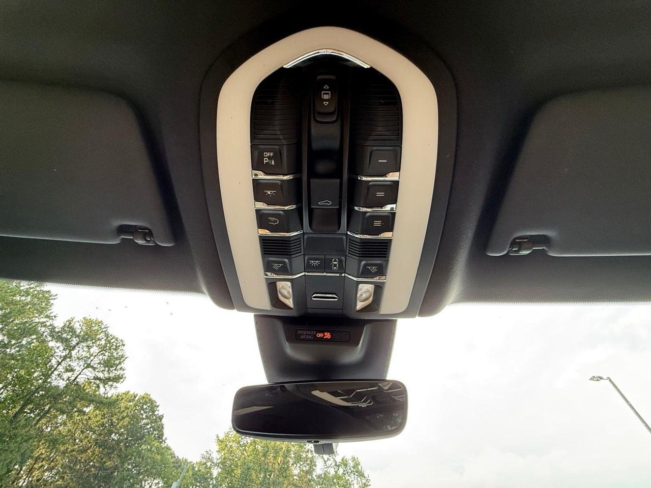 Porsche Macan  2020