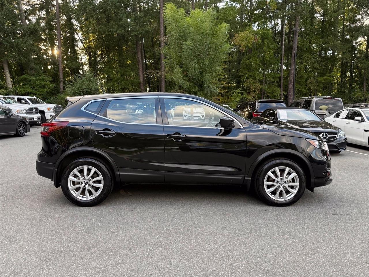 Nissan Rogue Sport  2021