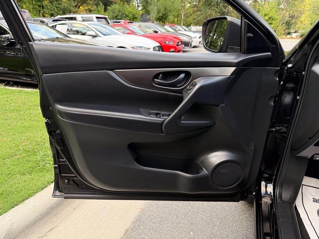 Nissan Rogue Sport  2021