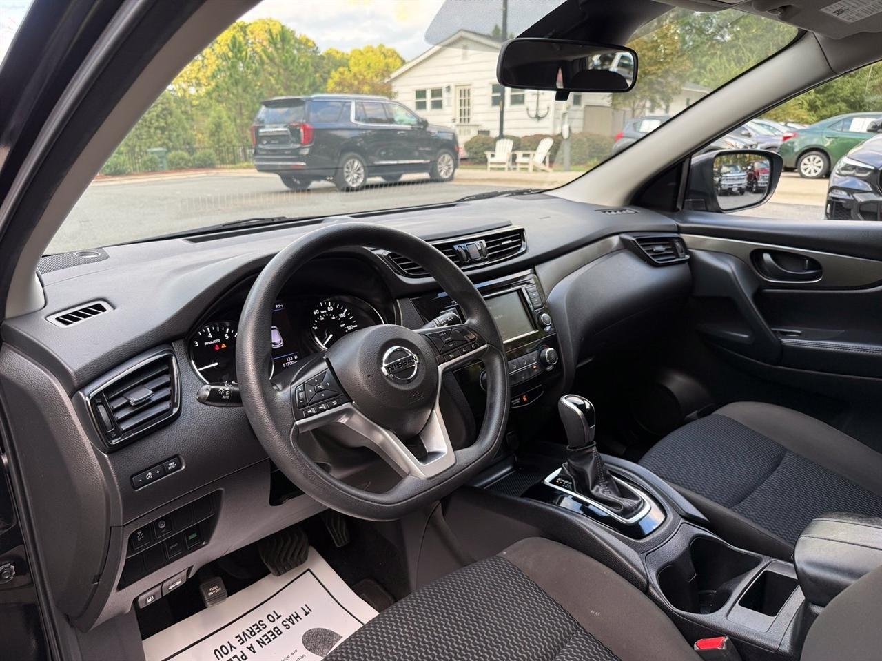 Nissan Rogue Sport  2021