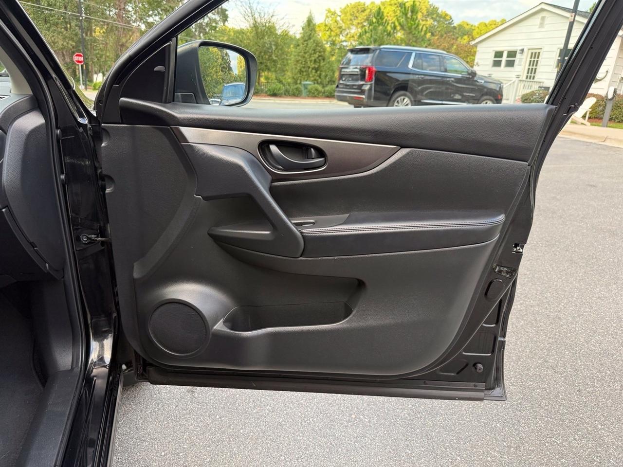 Nissan Rogue Sport  2021