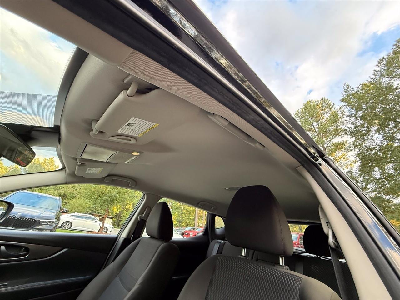 Nissan Rogue Sport  2021