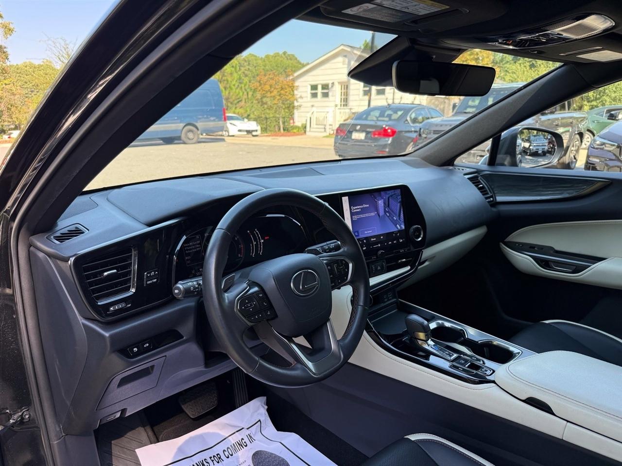 Lexus NX  2024