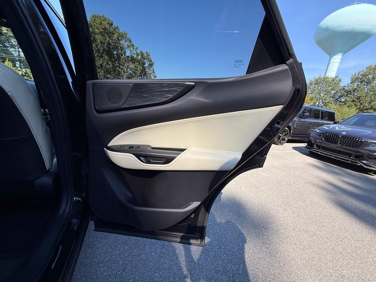 Lexus NX  2024