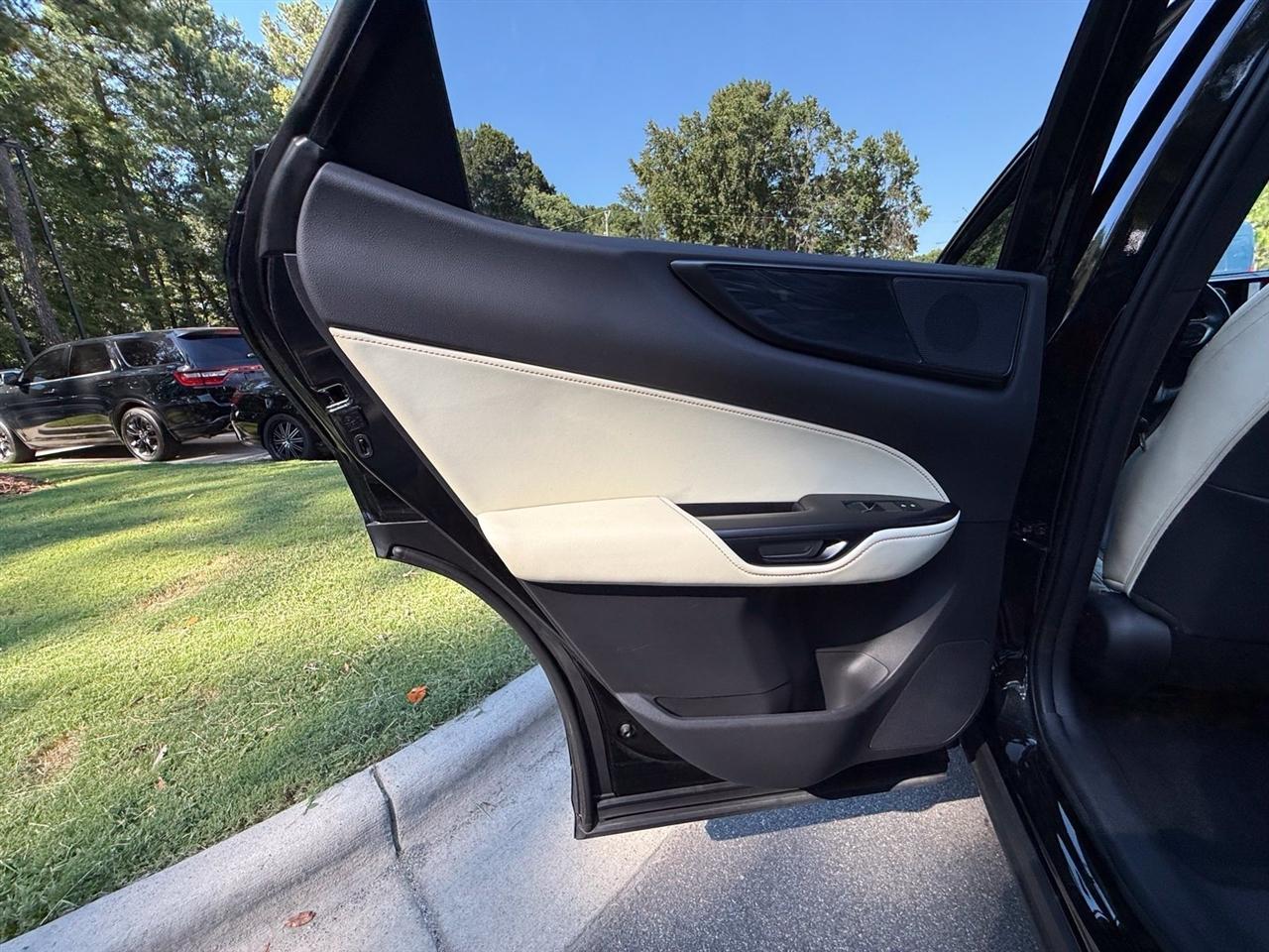 Lexus NX  2024