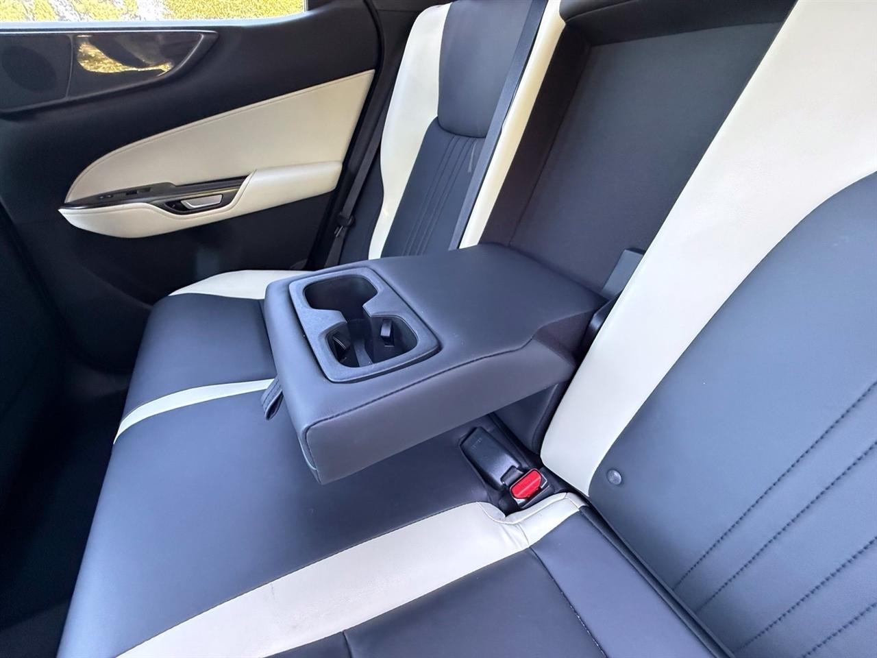 Lexus NX  2024