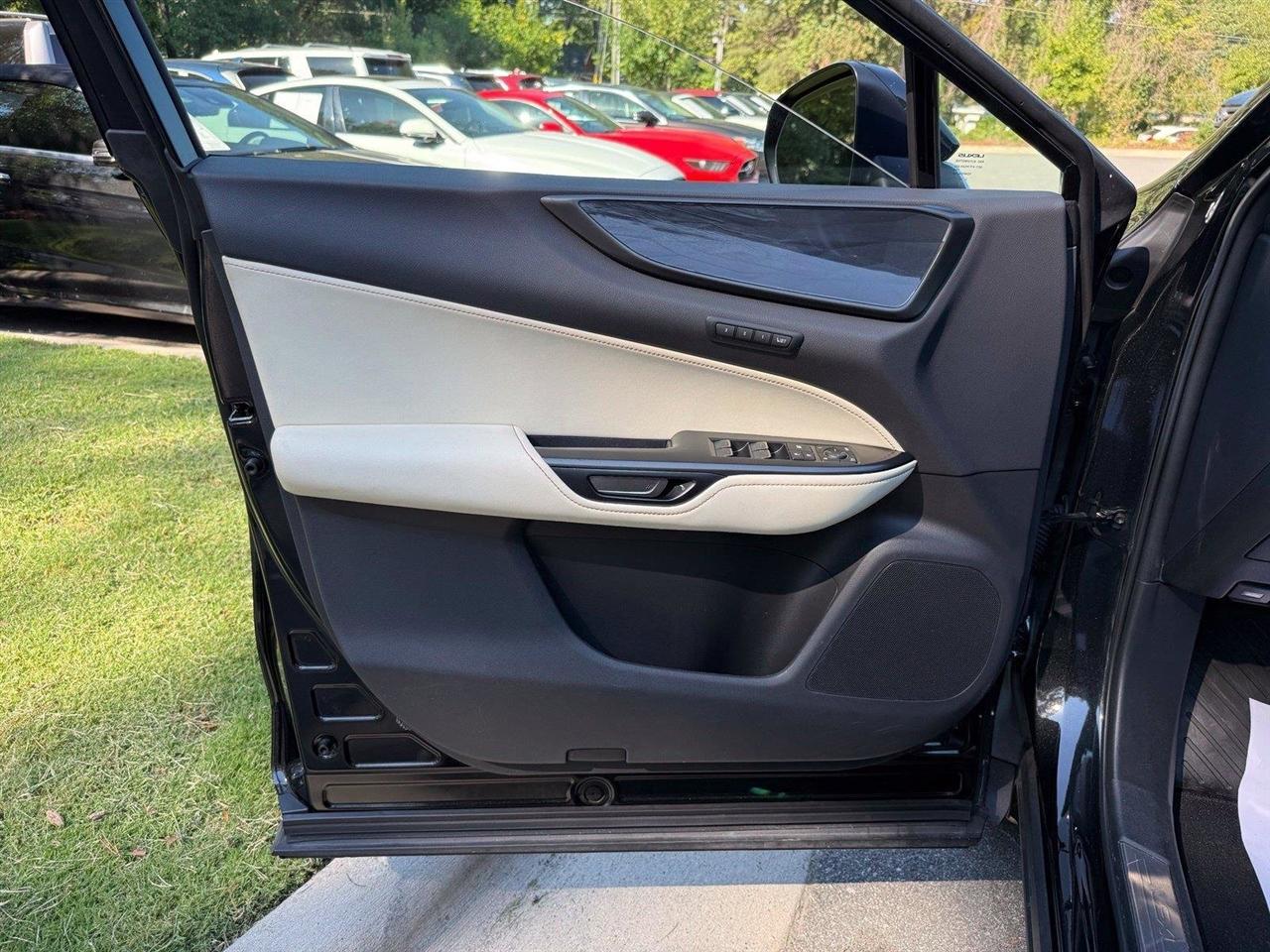 Lexus NX  2024