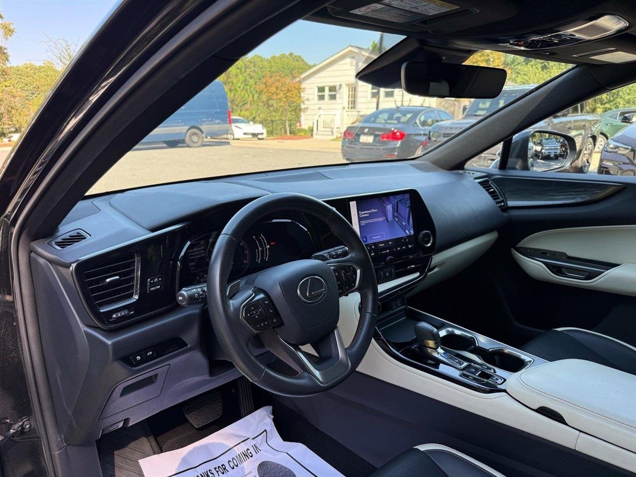 Lexus NX  2024