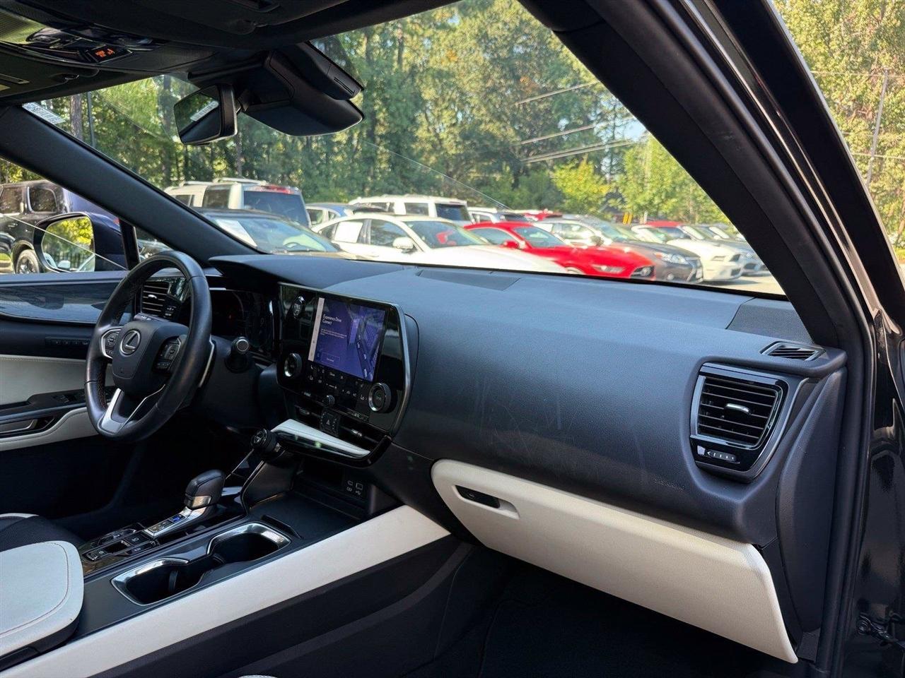 Lexus NX  2024