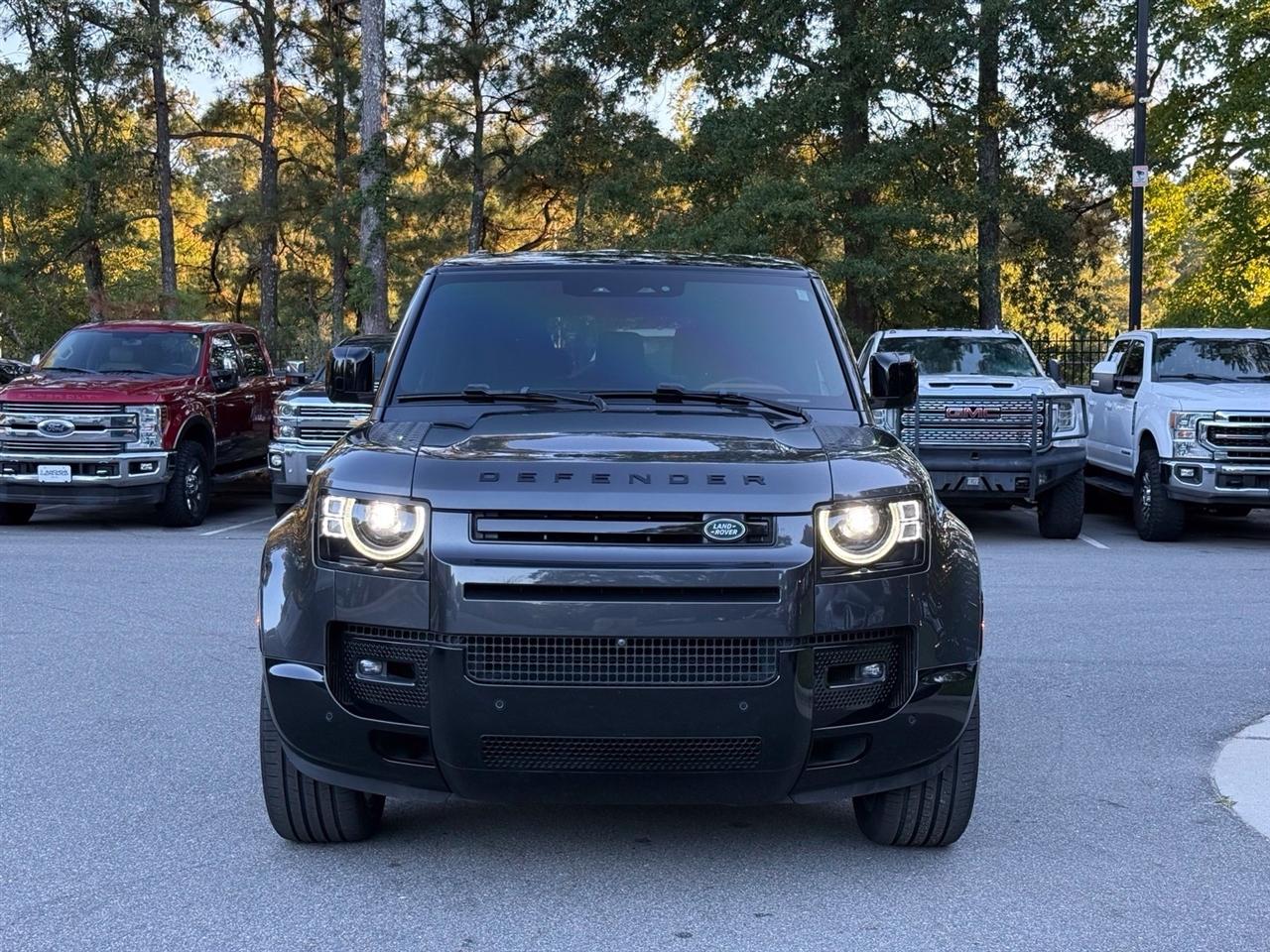 Land Rover Defender  2024