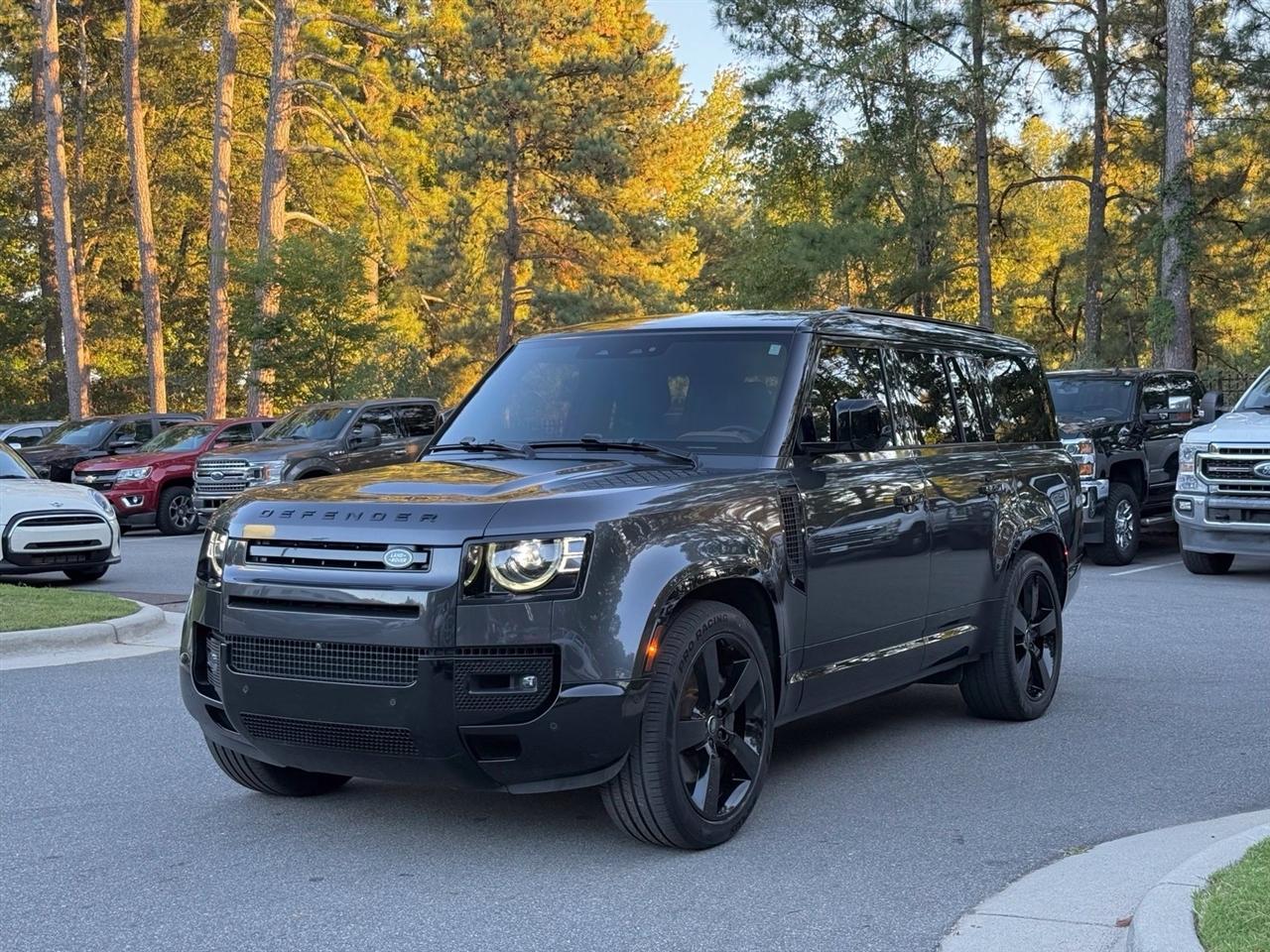 Land Rover Defender  2024
