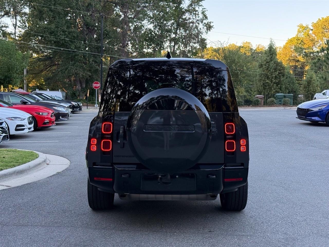 Land Rover Defender  2024
