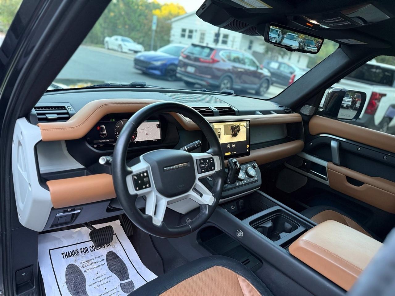 Land Rover Defender  2024
