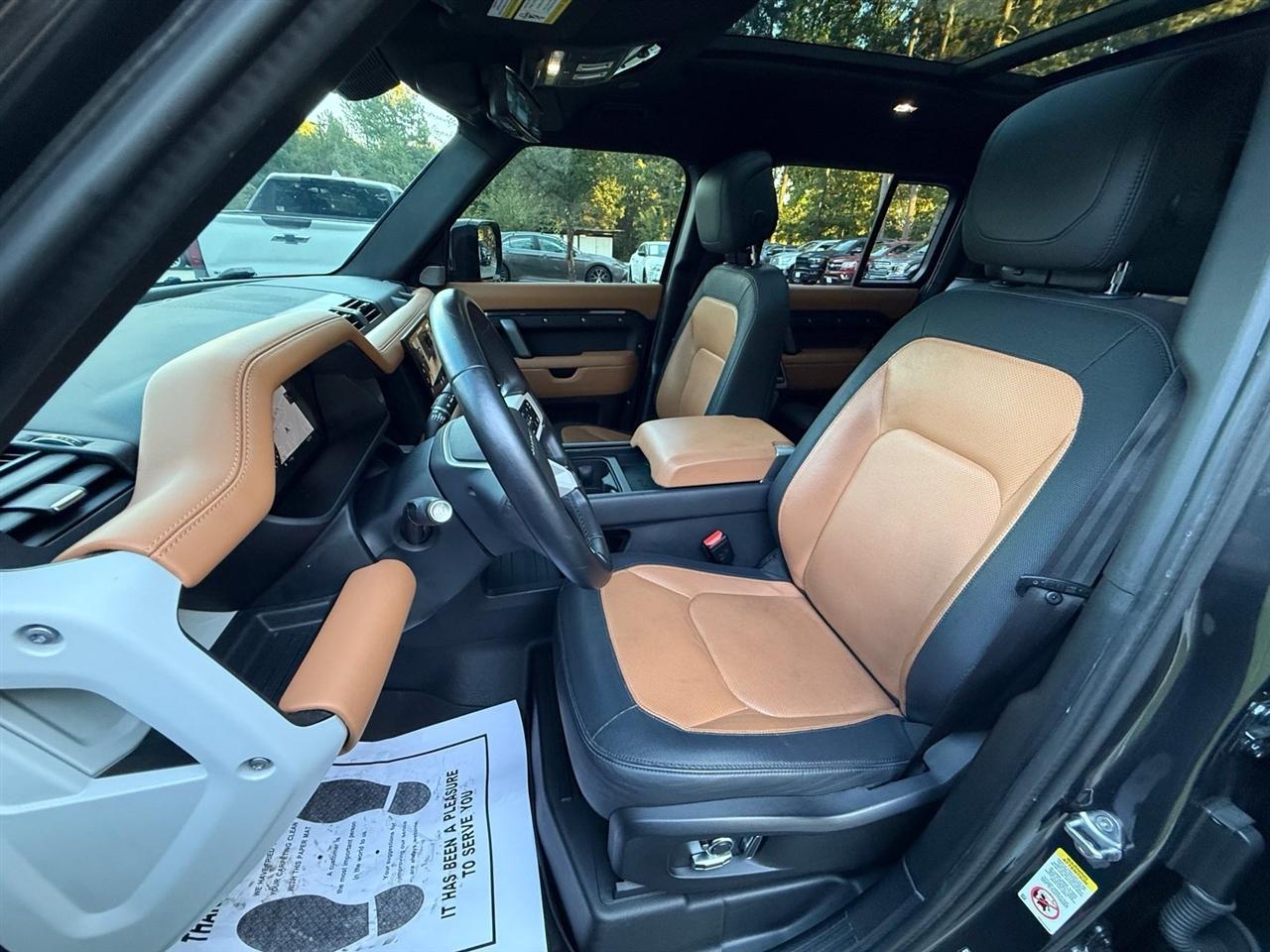 Land Rover Defender  2024