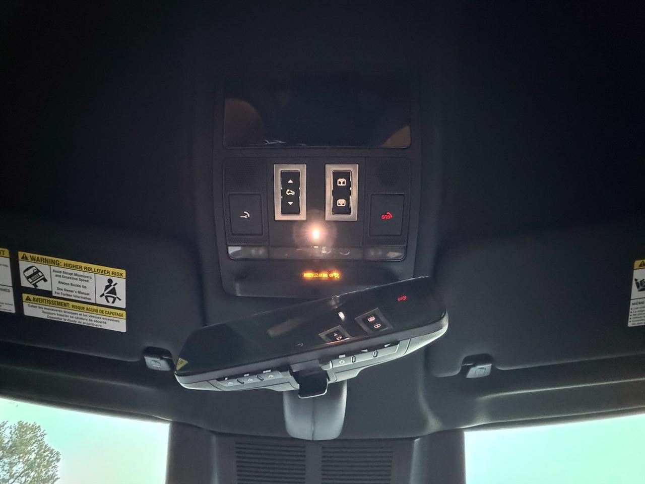 Land Rover Defender  2024