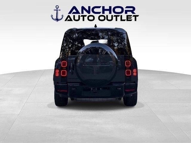 Land Rover Defender  2024