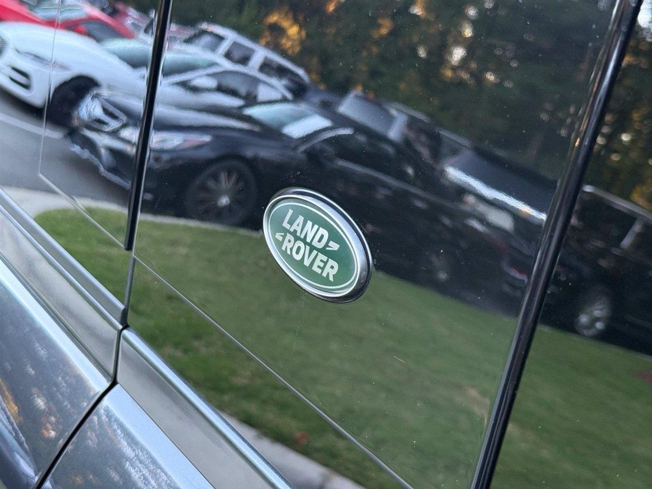 Land Rover Defender  2024
