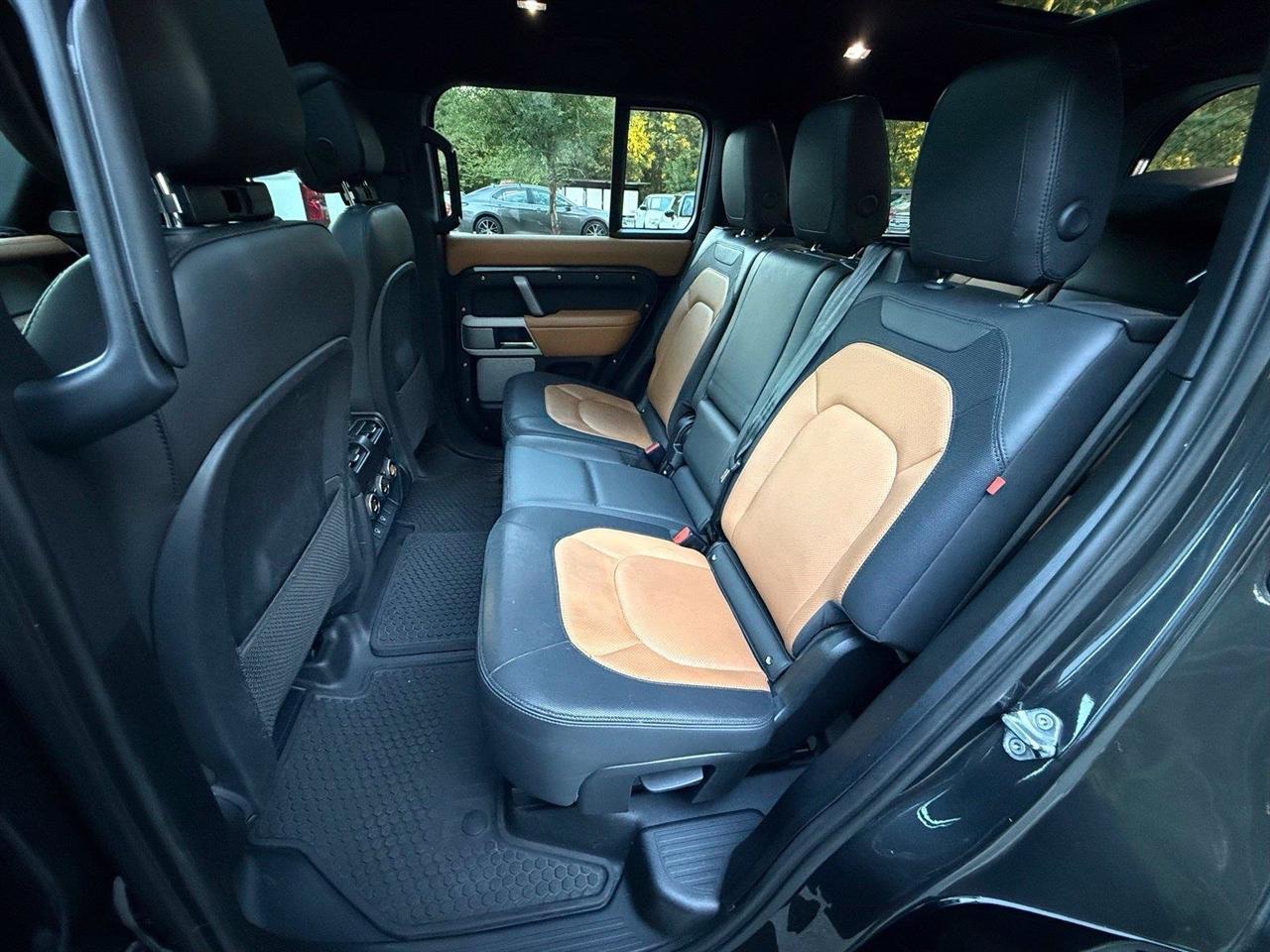 Land Rover Defender  2024