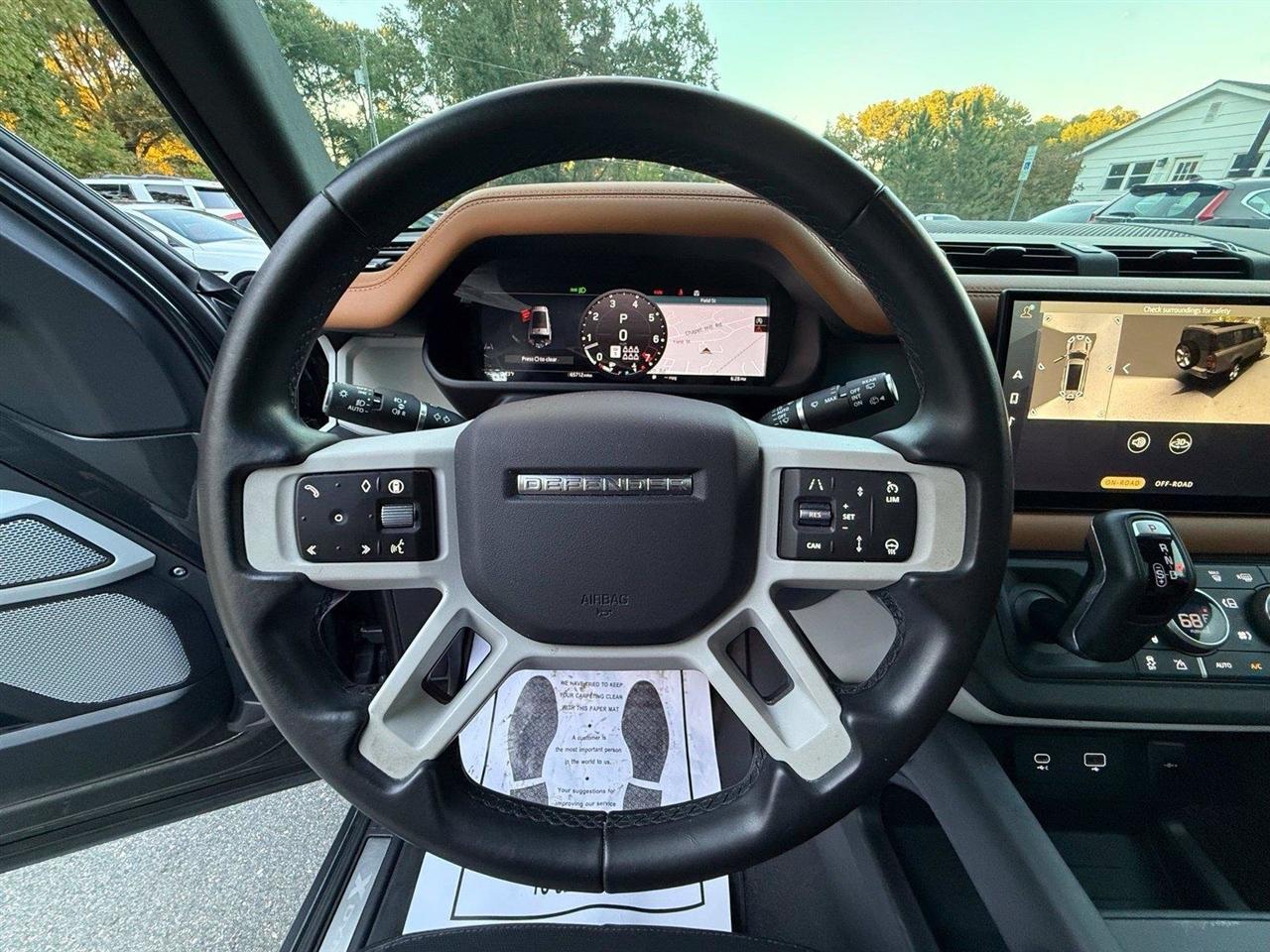 Land Rover Defender  2024