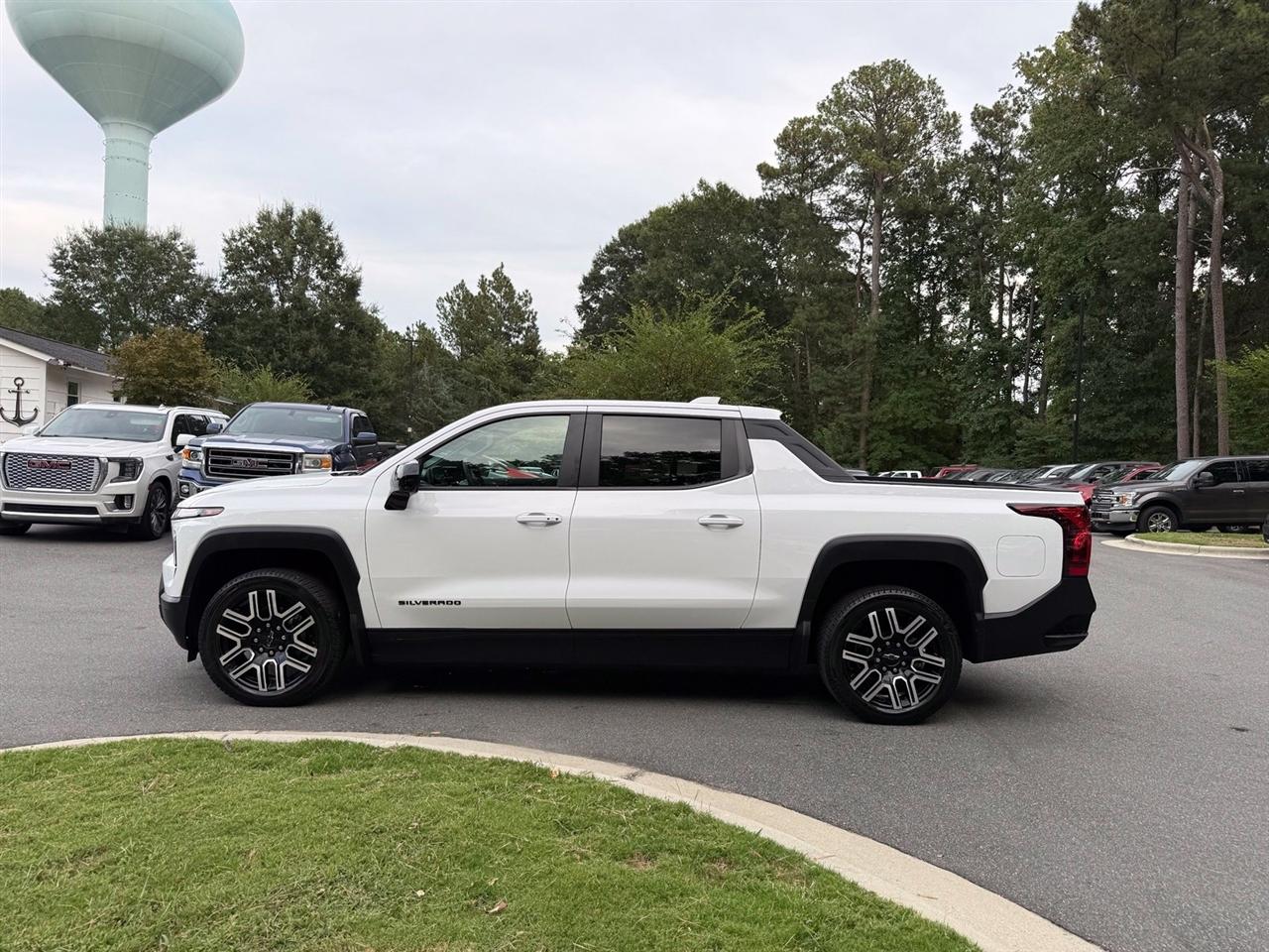 Chevrolet Silverado EV  2026