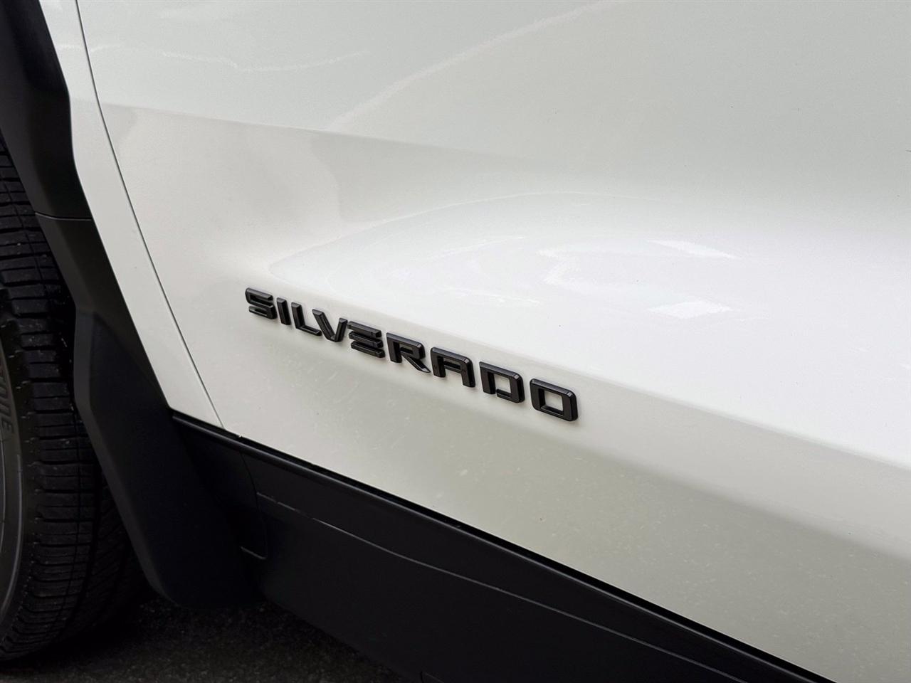 Chevrolet Silverado EV  2026