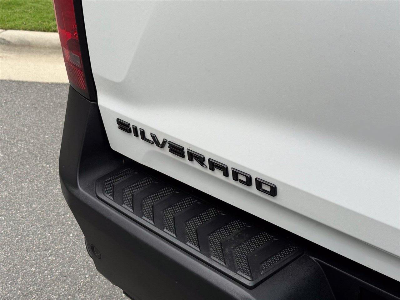 Chevrolet Silverado EV  2026