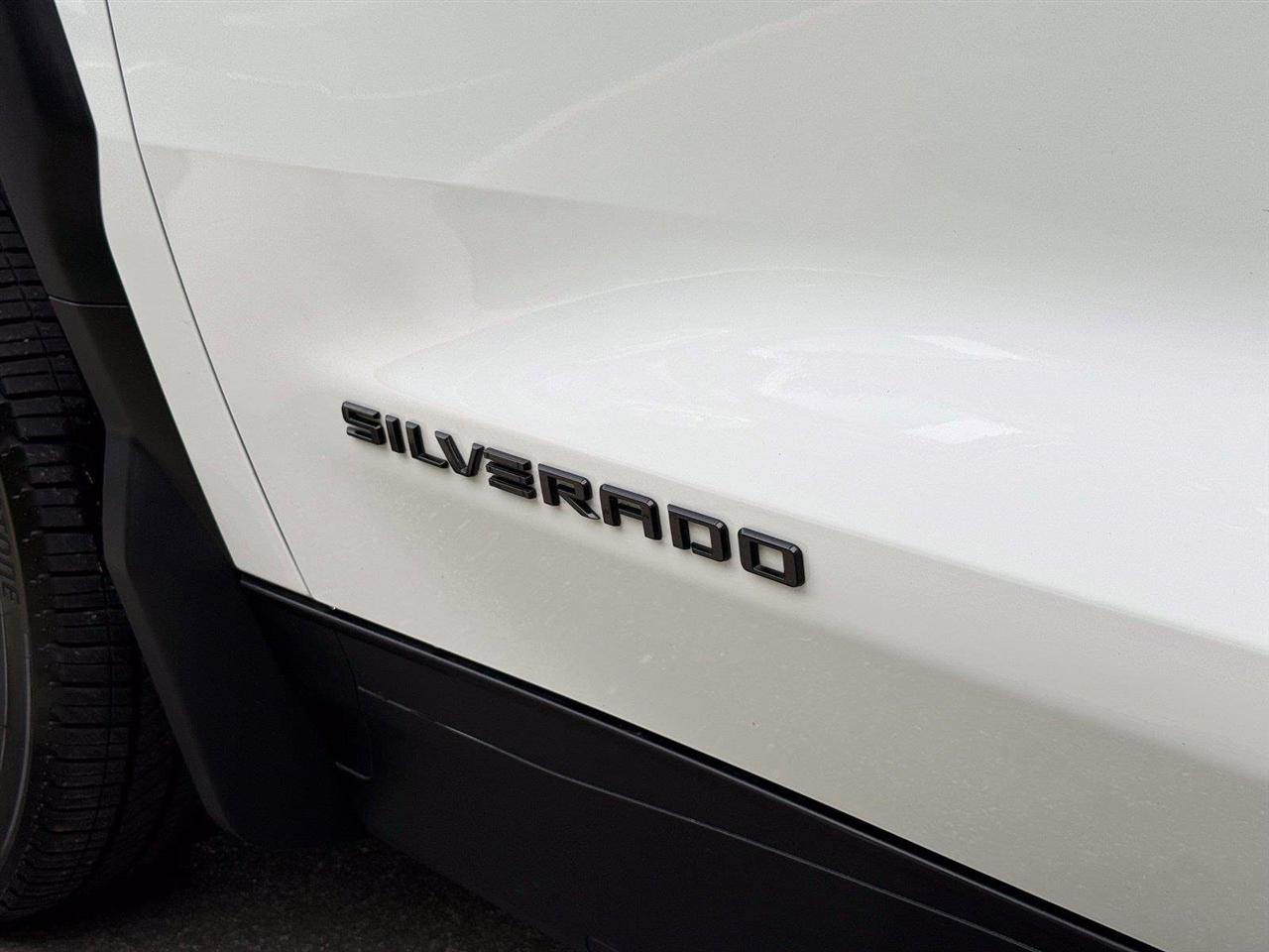 Chevrolet Silverado EV  2026
