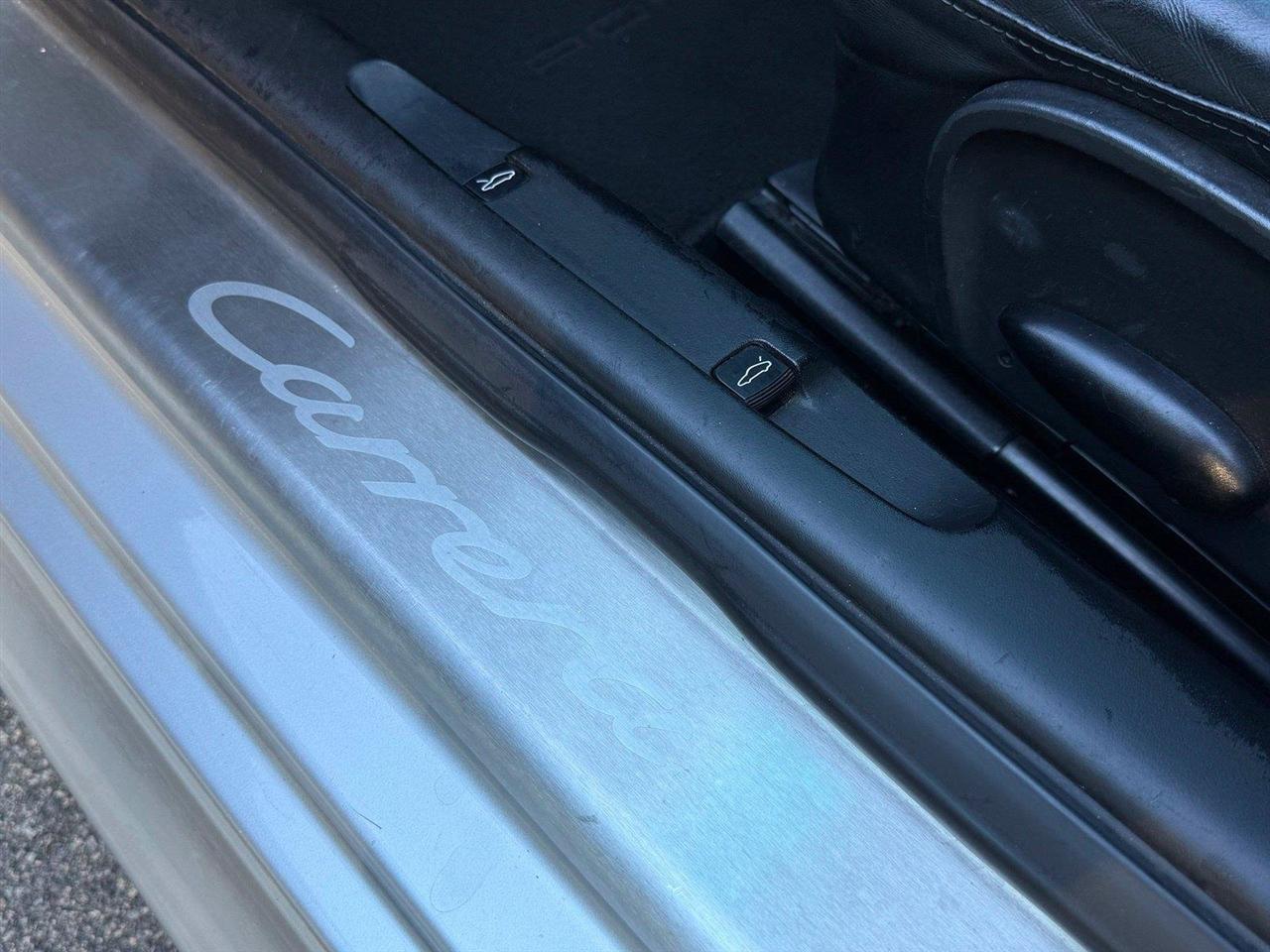 Porsche 911  2004