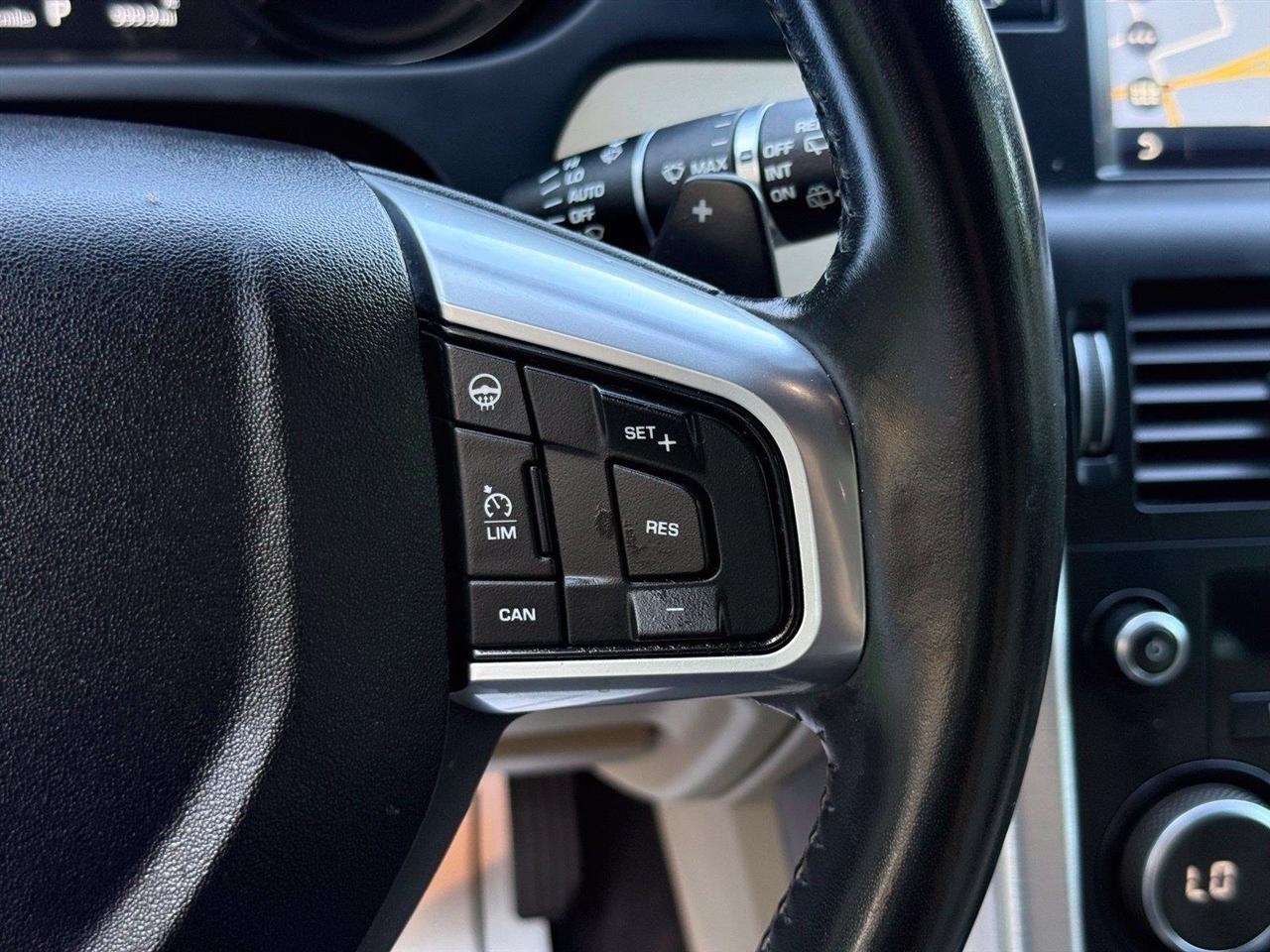 Land Rover Discovery Sport  2018