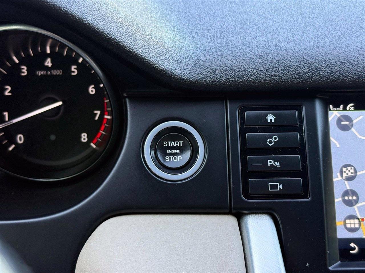 Land Rover Discovery Sport  2018