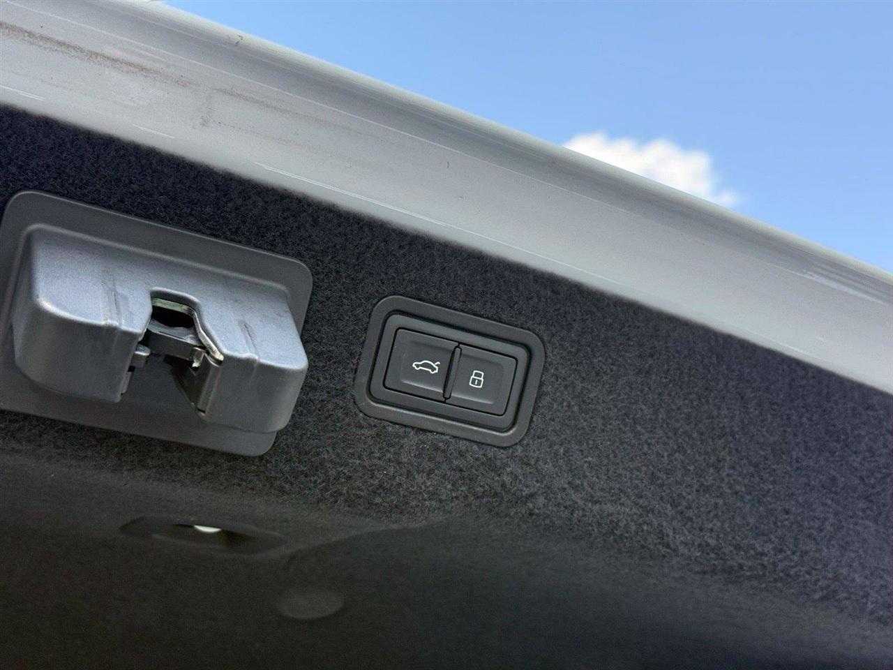Audi A8  2020
