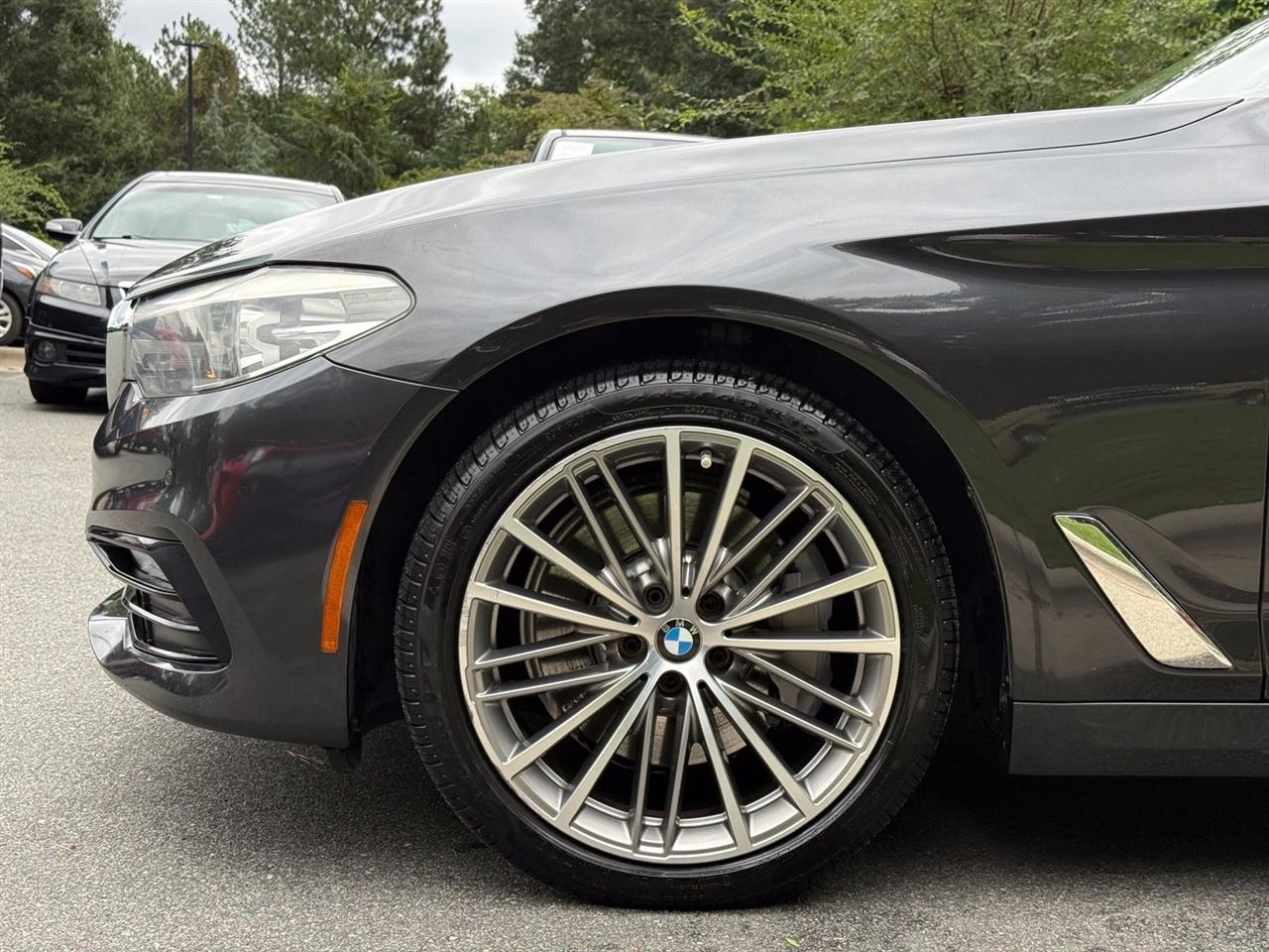 BMW 5-Series  2018