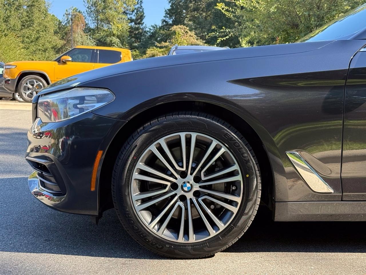 BMW 5-Series  2018