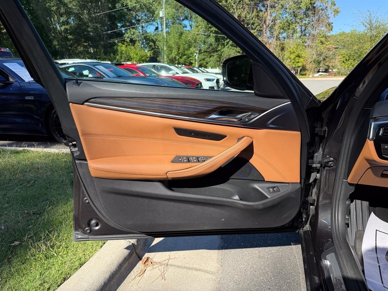BMW 5-Series  2018