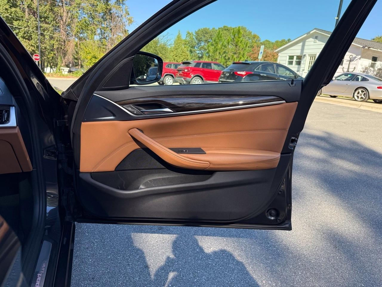 BMW 5-Series  2018