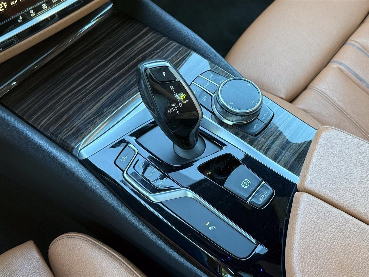BMW 5-Series  2018