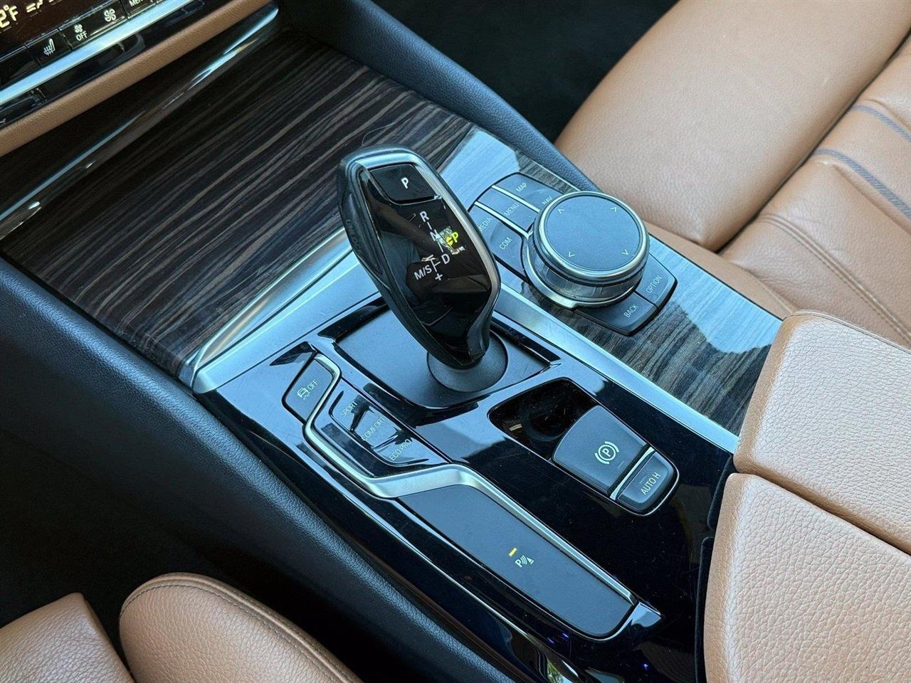 BMW 5-Series  2018