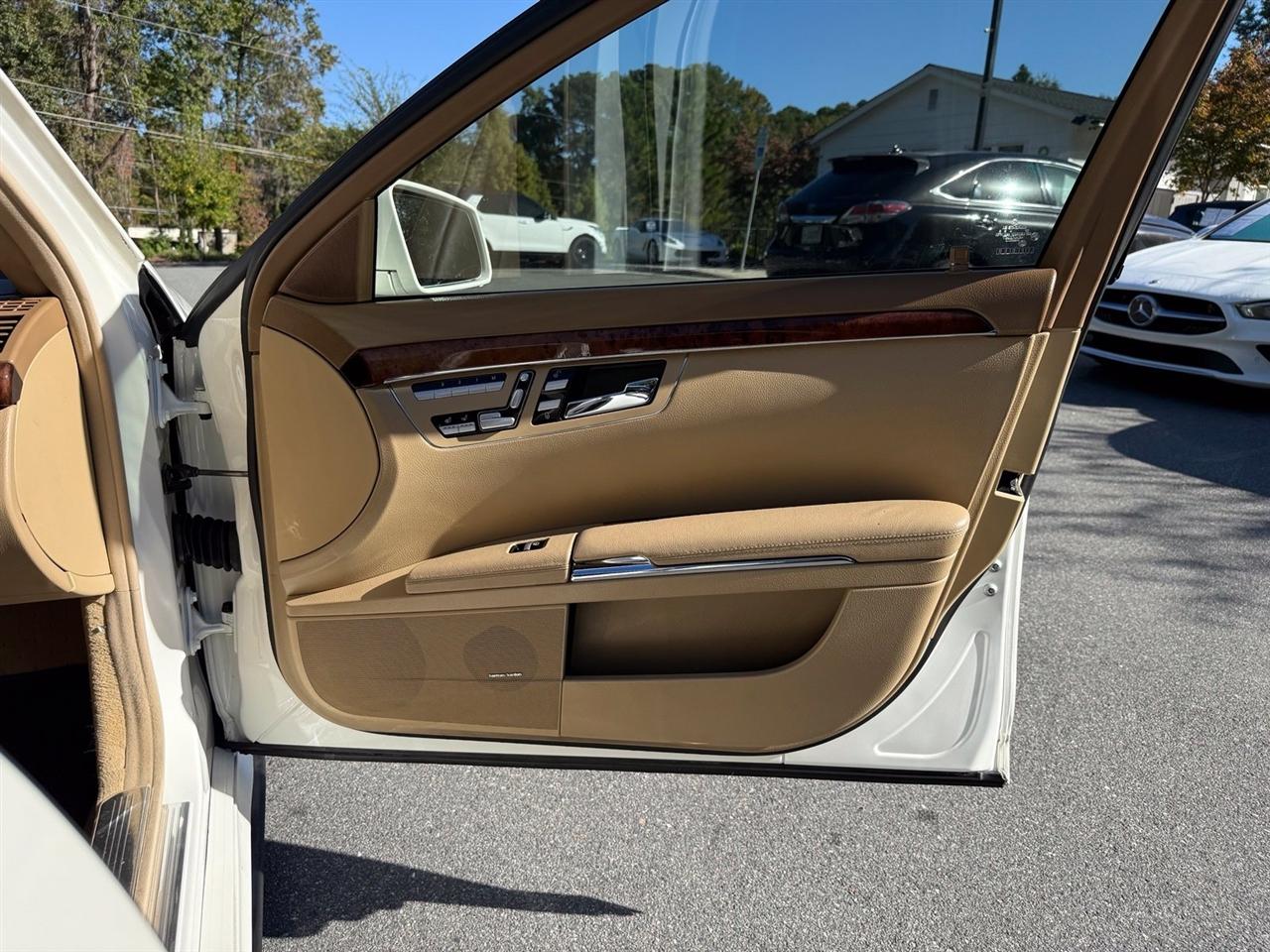 Mercedes-Benz S-Class  2010