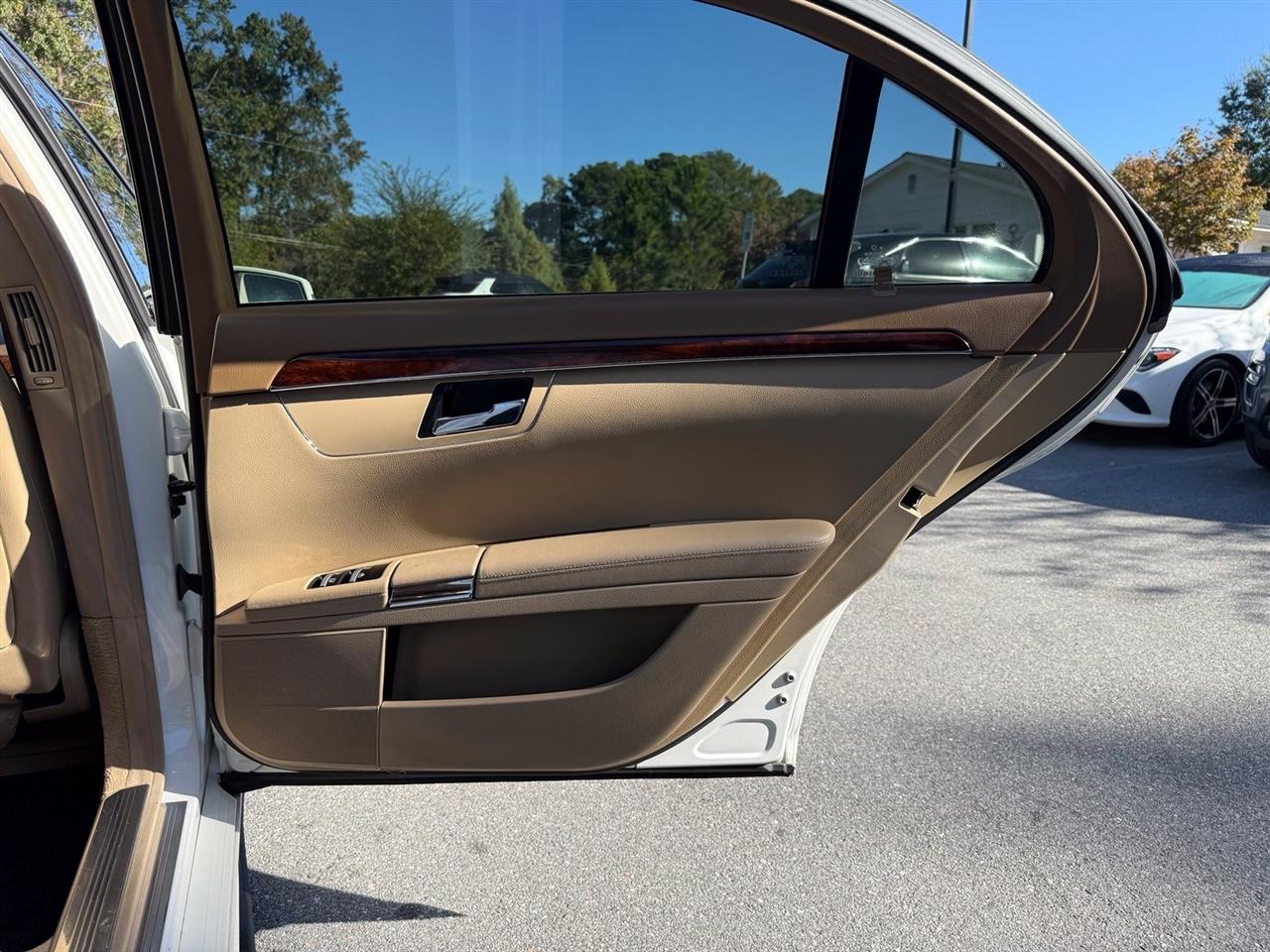 Mercedes-Benz S-Class  2010