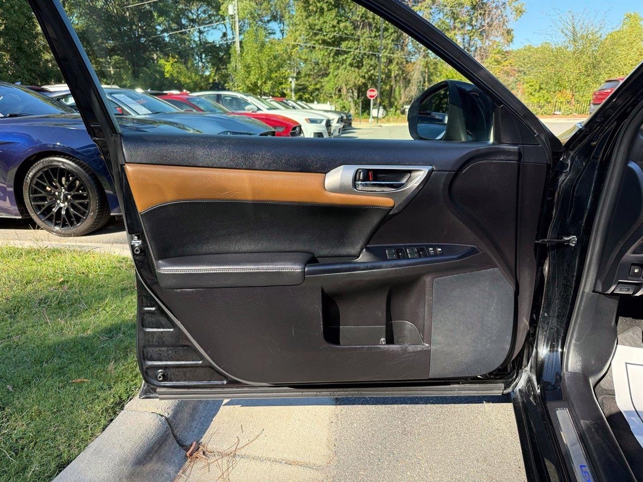 Lexus CT 200h  2016