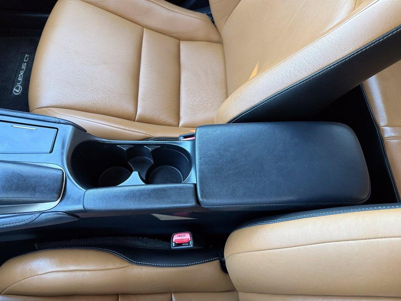 Lexus CT 200h  2016