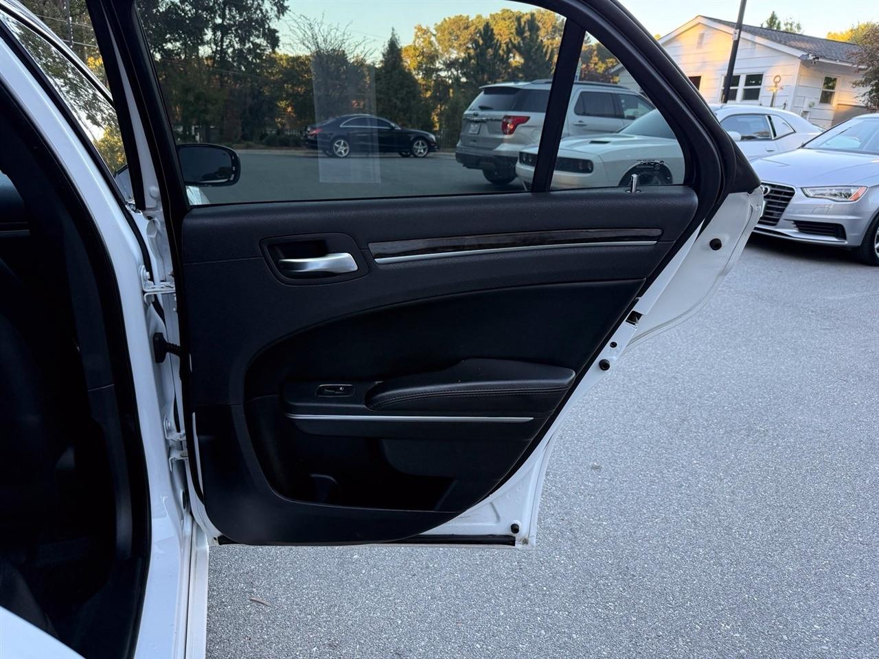Chrysler 300  2014