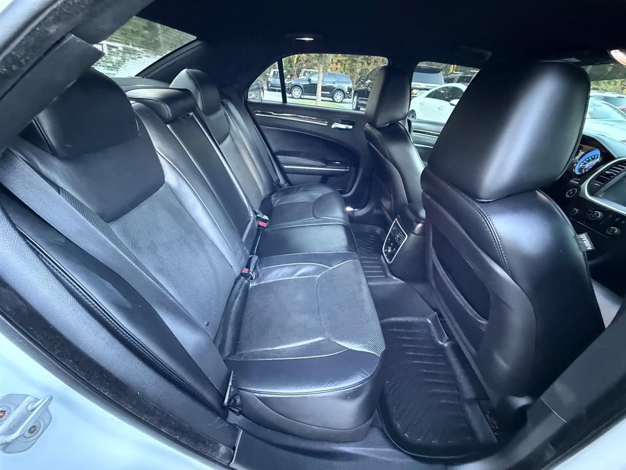 Chrysler 300  2014