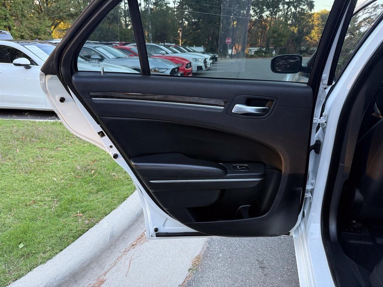 Chrysler 300  2014