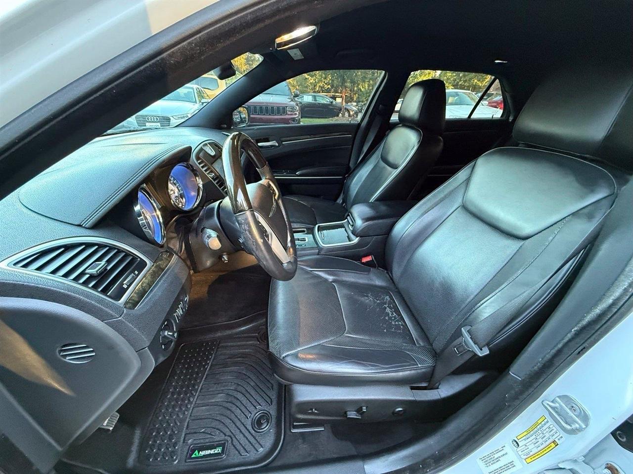 Chrysler 300  2014
