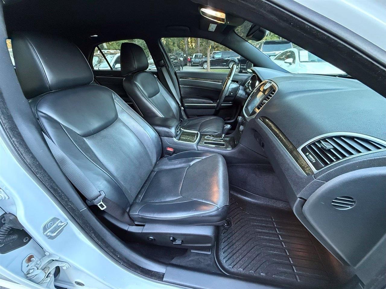 Chrysler 300  2014