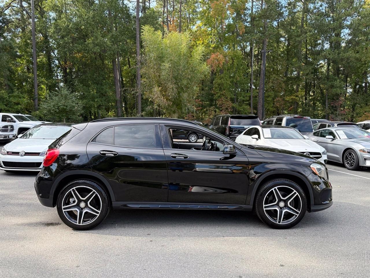 Mercedes-Benz GLA-Class  2016