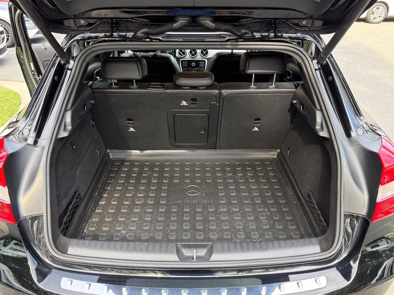 Mercedes-Benz GLA-Class  2016